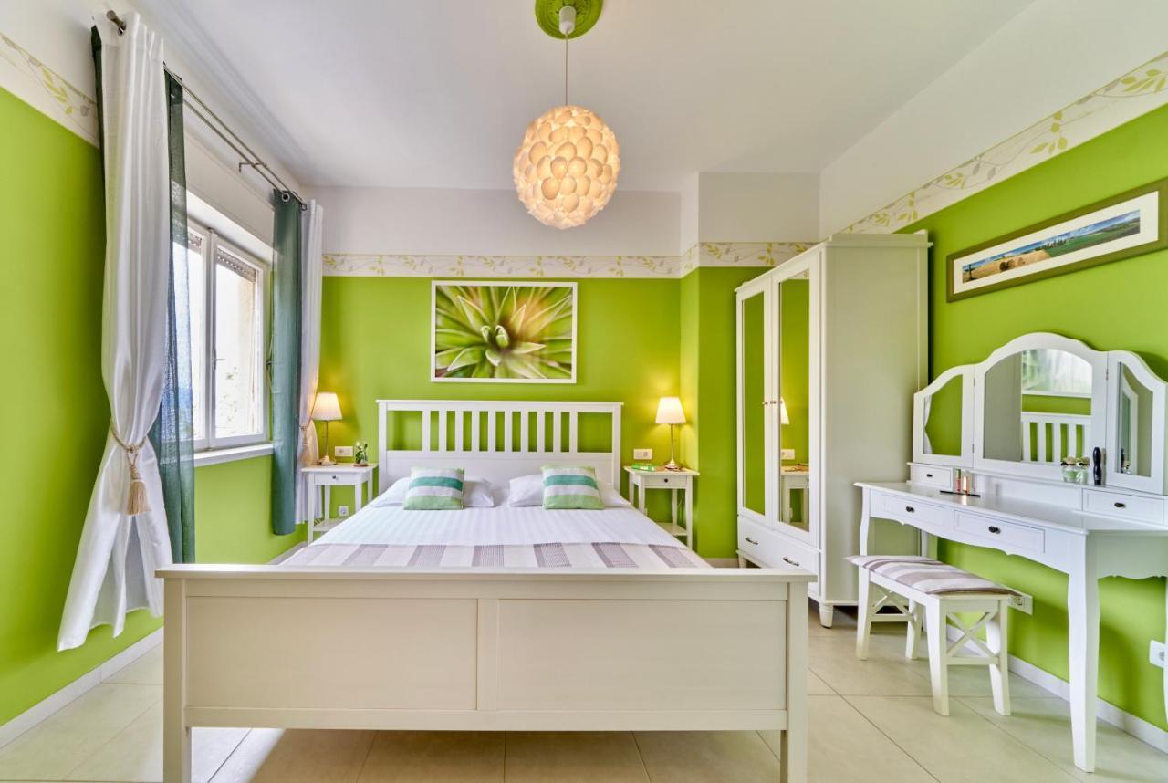 Holiday home Labineca Gradac (Split-Dalmatia)